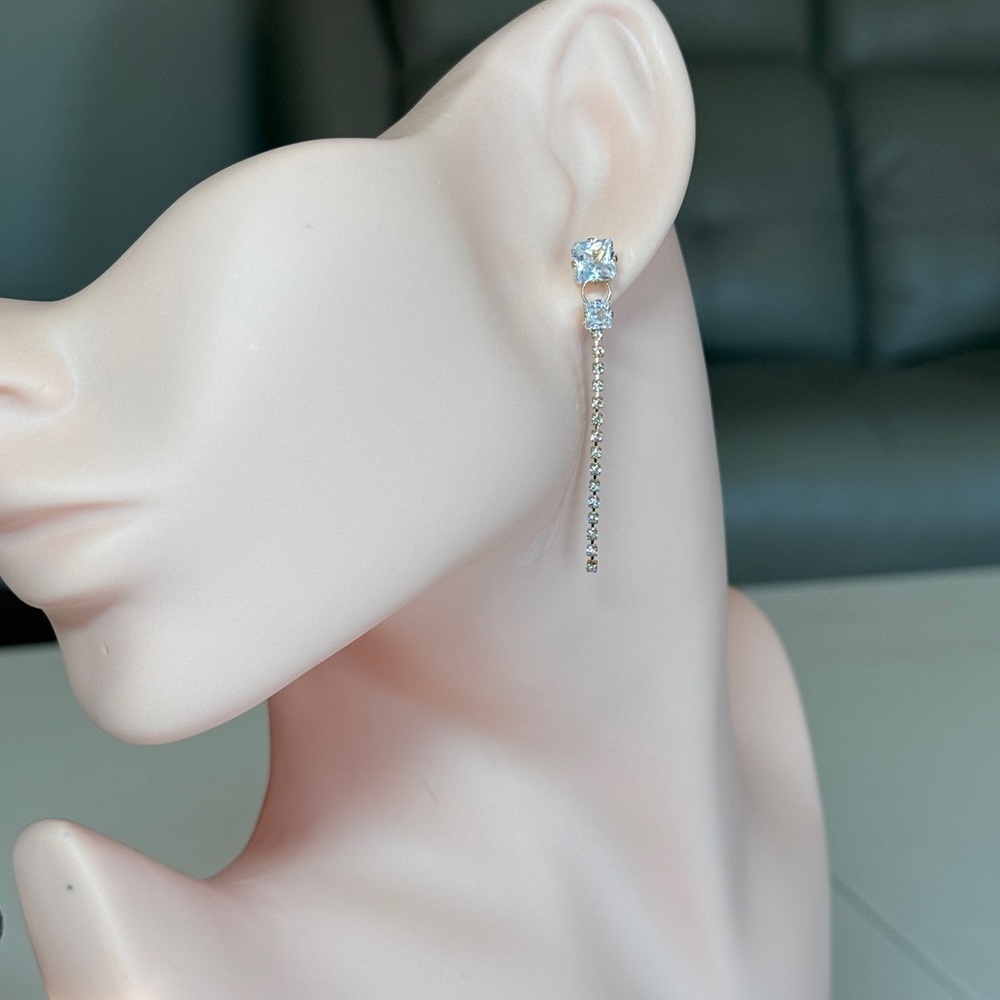 Elegant Gold and Silver Drop Earrings - Picture 3 of 9